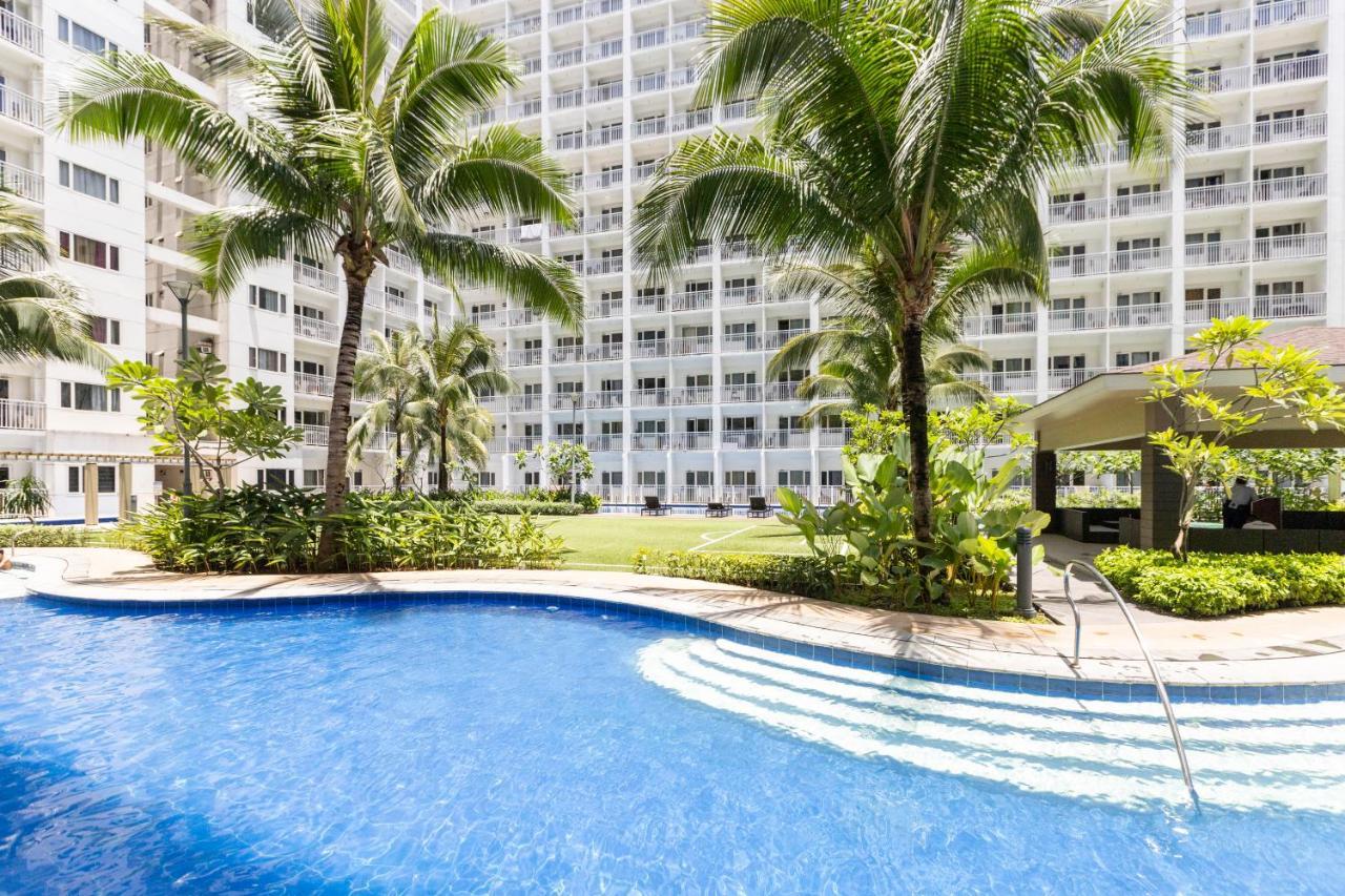 Staycation At Shore - Direct Pool Manila Exteriör bild