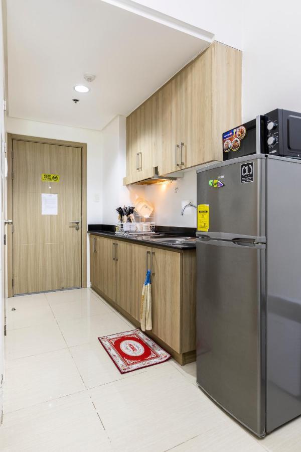 Staycation At Shore - Direct Pool Manila Exteriör bild