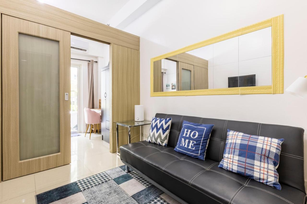 Staycation At Shore - Direct Pool Manila Exteriör bild